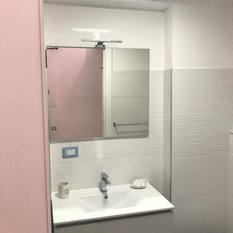 Villamereu - Camera Matrimoniale Deluxe (2 Adulti + 1 Bambino) - 10
