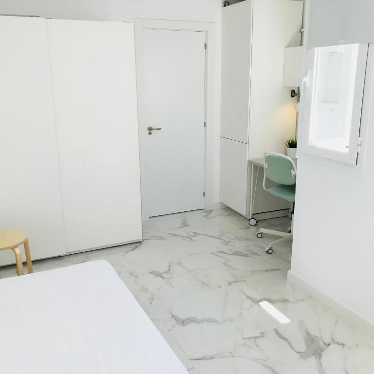 New central 2BR apartment 100m-to-beach free parking - Apartamento de 2 dormitorios - 16