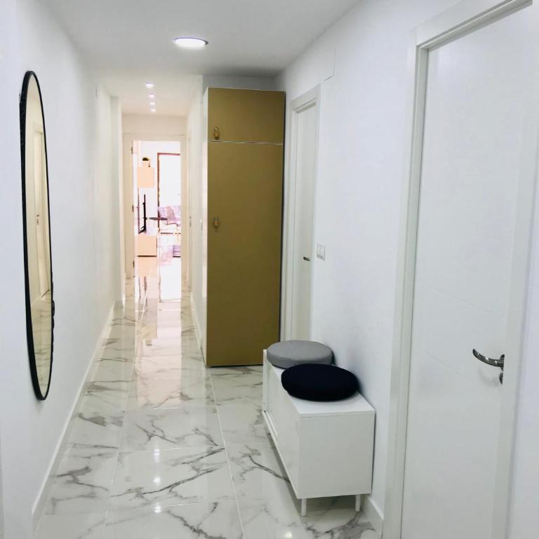 New central 2BR apartment 100m-to-beach free parking - Apartamento de 2 dormitorios - 20