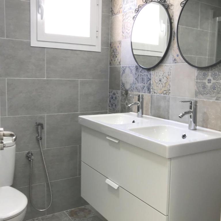 New central 2BR apartment 100m-to-beach free parking - Apartamento de 2 dormitorios - 18