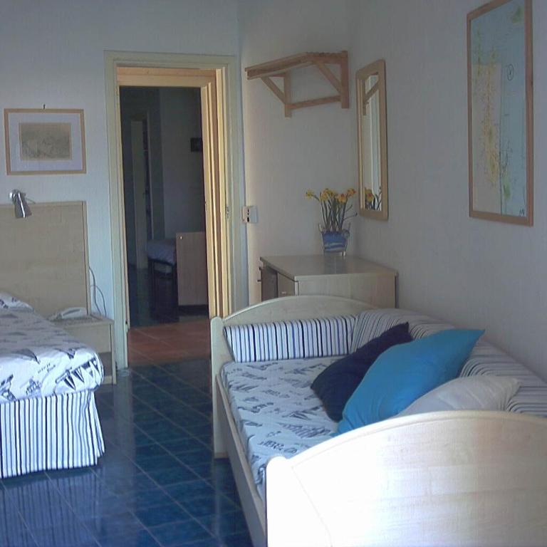 Hotel La Baia - Camera Tripla Standard - 2