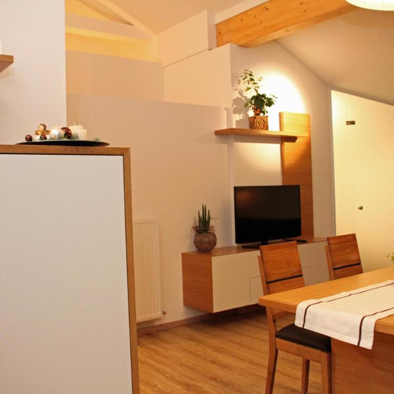 Pension Café Maier - Apartment mit 1 Schlafzimmer und Balkon - 24