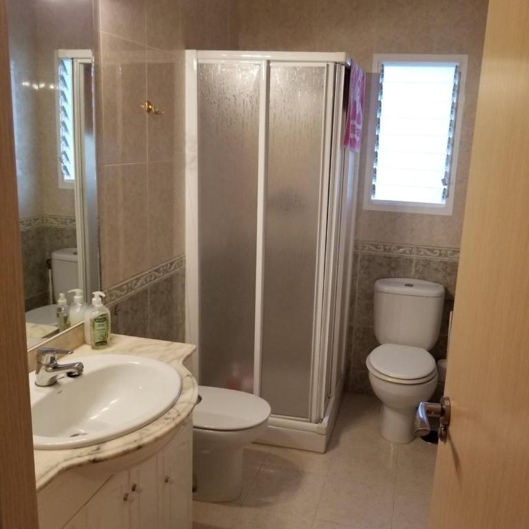 Calle de Dona Dolsa n6, 2Dcha - Apartment - 6