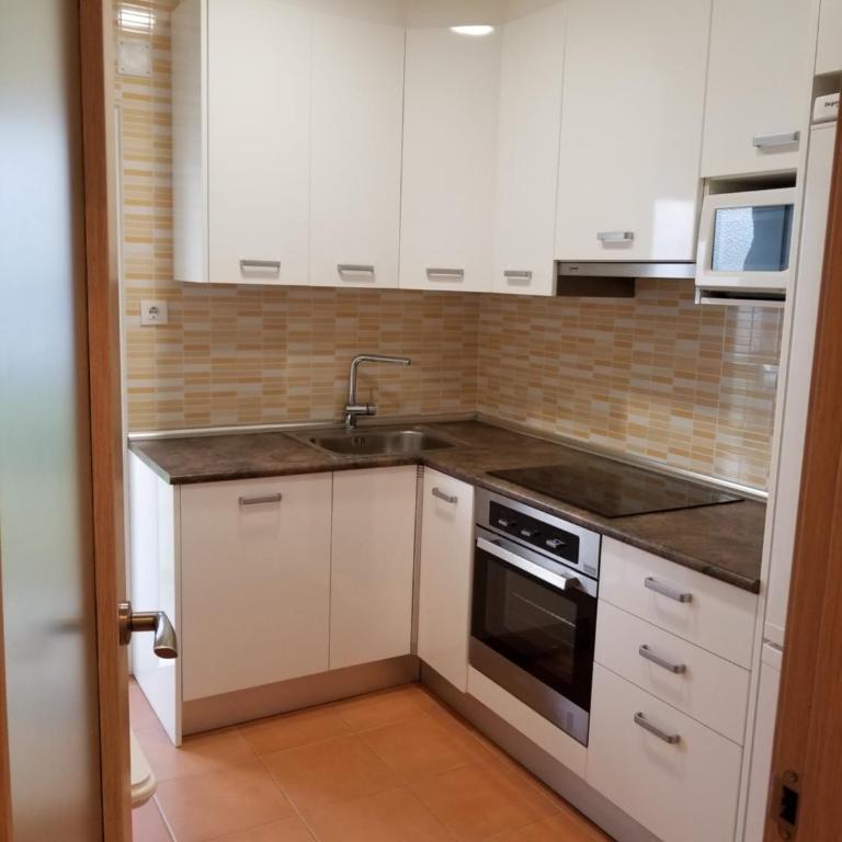 Calle de Dona Dolsa n6, 2Dcha - Apartment - 7