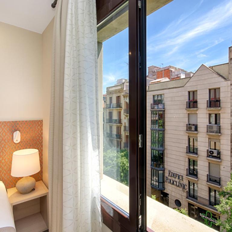 Eixample Building Apartments by Mercedes Heritage - Four-Bedroom Apartment - 11