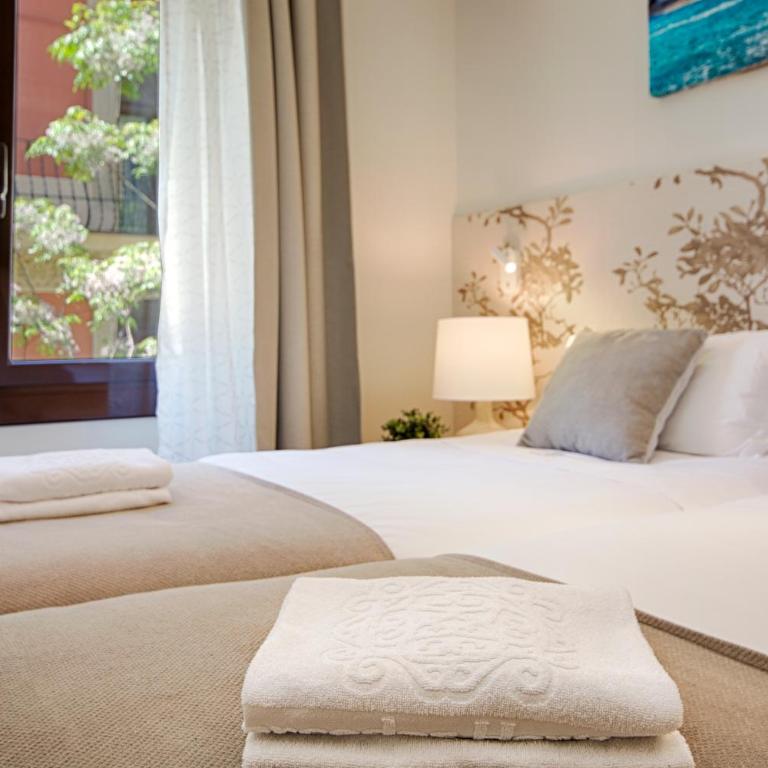 Eixample Building Apartments by Mercedes Heritage - Four-Bedroom Apartment - 13
