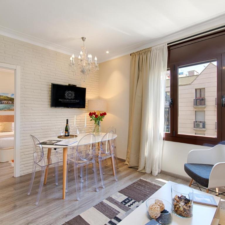 Eixample Building Apartments by Mercedes Heritage - Four-Bedroom Apartment - 24