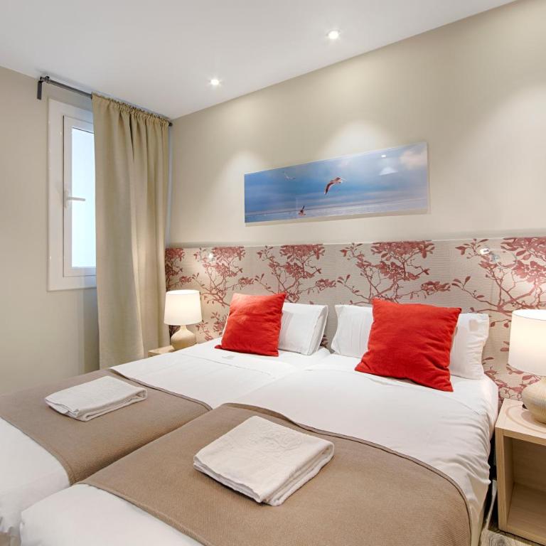 Eixample Building Apartments by Mercedes Heritage - Three-Bedroom Apartment - 7