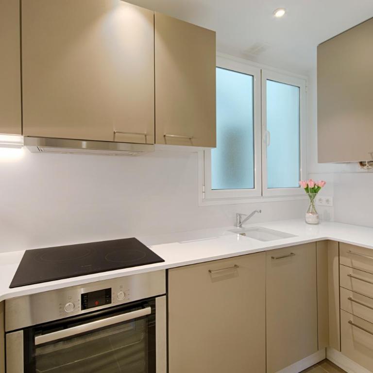 Eixample Building Apartments by Mercedes Heritage - Three-Bedroom Apartment - 10
