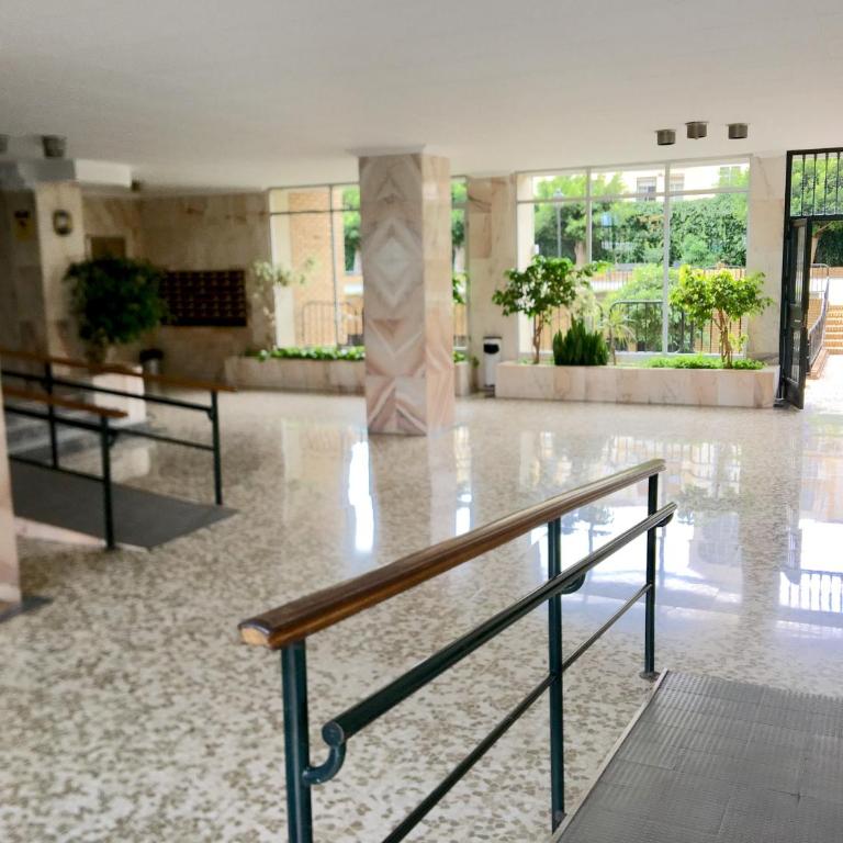 Stunning Spacious City Apartment with free parking - Apartamento - 51