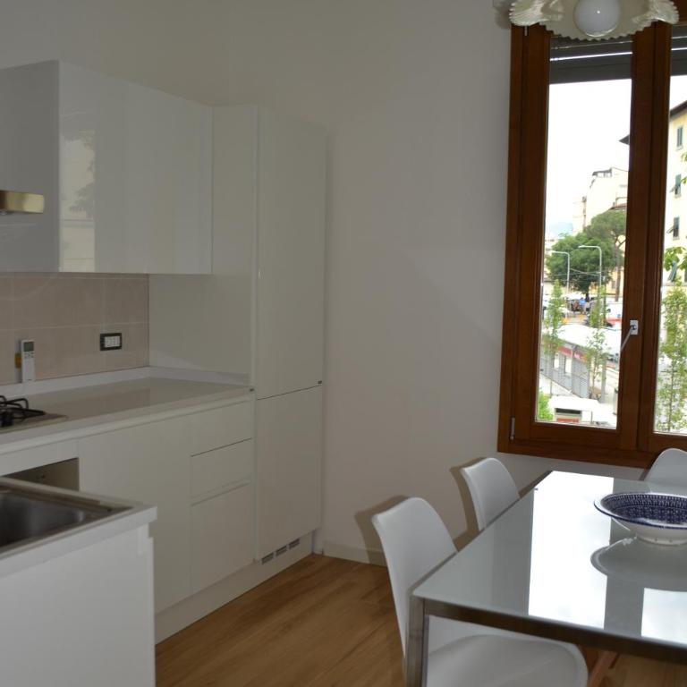 Le Tre Orchidee Florence - Camera Matrimoniale/Doppia con Letti Singoli con Bagno Privato Esterno - 6