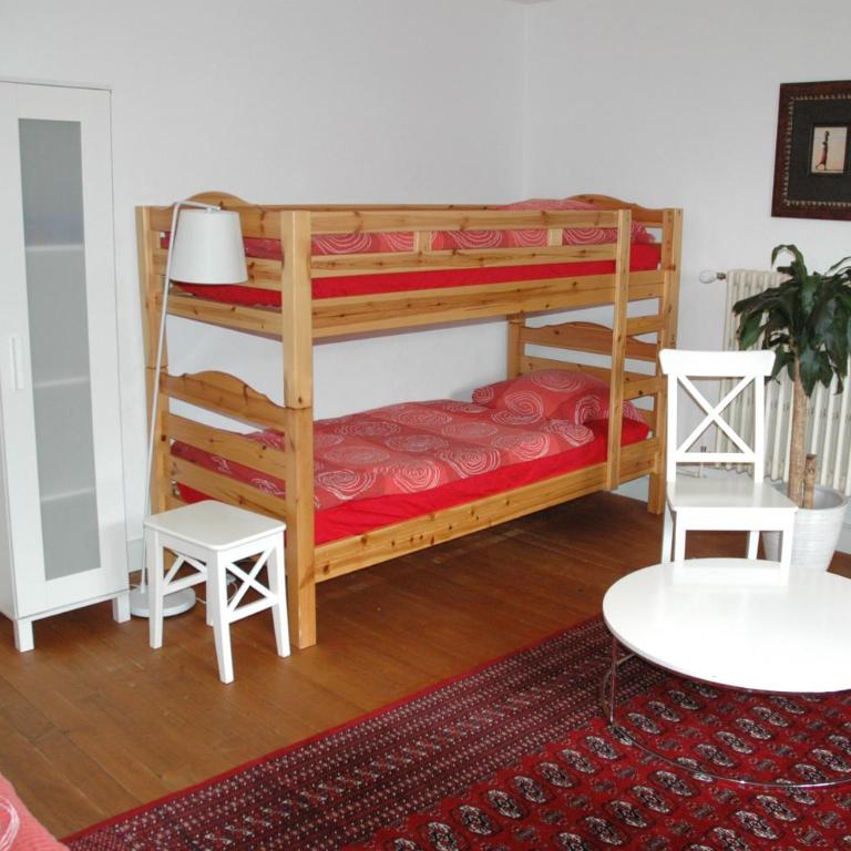 Chalet la Griotte - Zimmer für 6 Personen mit Balkon und Gemeinschaftsbad - 9