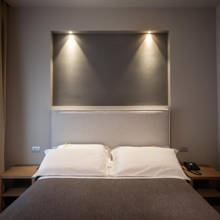HNN Luxury Suites - Camera Deluxe - 5