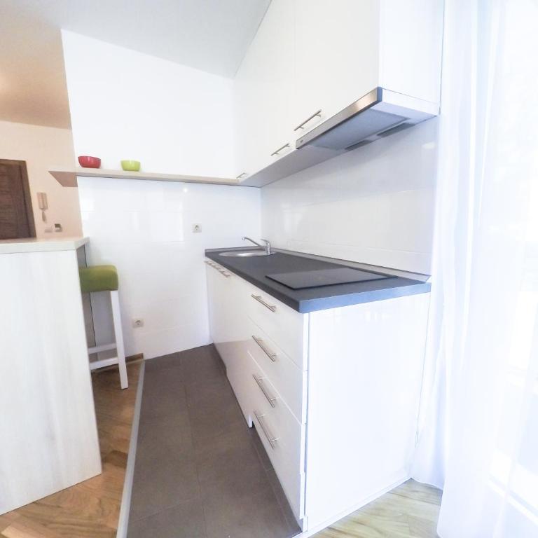 Apartments Karamarković - Studio - 6