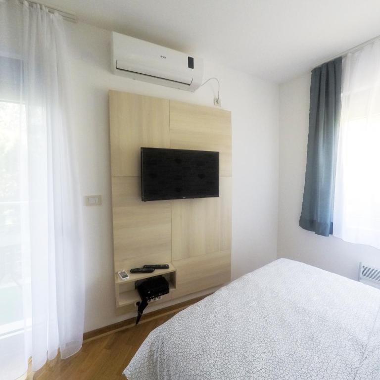 Apartments Karamarković - Studio - 8