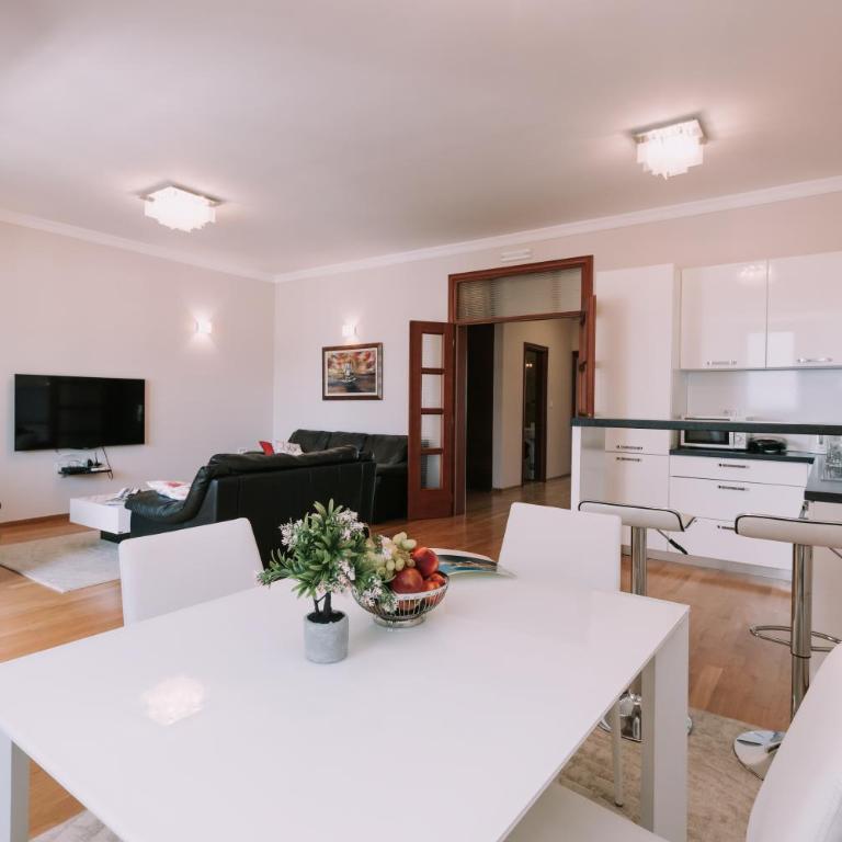 City Apartments - Apartman sa 2 Spavaće Sobe, Balkonom i Pogledom na More - 8