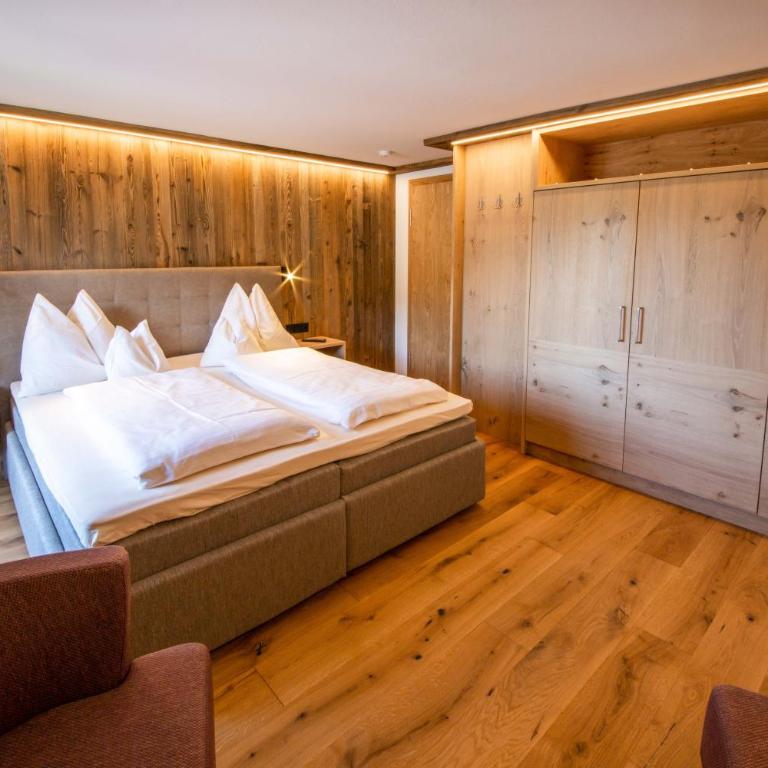 Landhotel Föhrenhof Ellmau - Doppelzimmer mit Balkon - 4