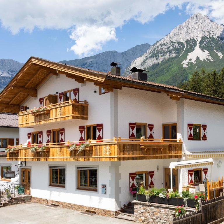 Landhotel Föhrenhof Ellmau - Doppelzimmer mit Balkon - 7