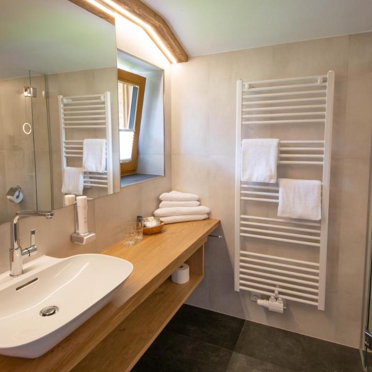 Landhotel Föhrenhof Ellmau - Doppelzimmer mit Balkon - 6