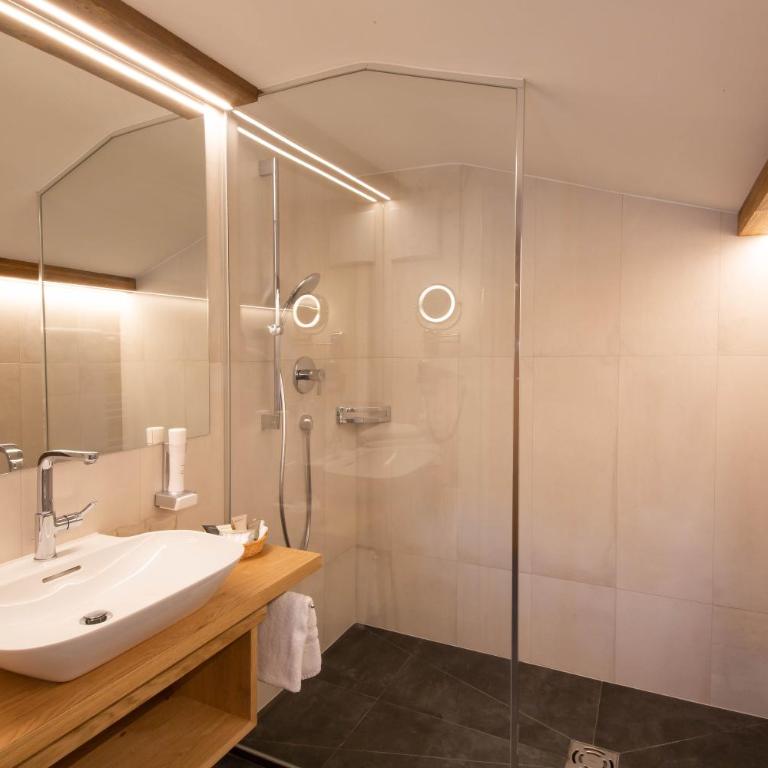 Landhotel Föhrenhof Ellmau - Doppelzimmer mit Balkon - 2