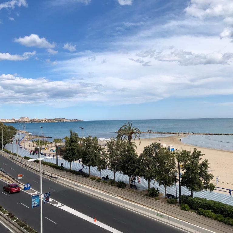 Casa Con Preciosas Vistas A La Playa Del Postiguet - Apartment - 8