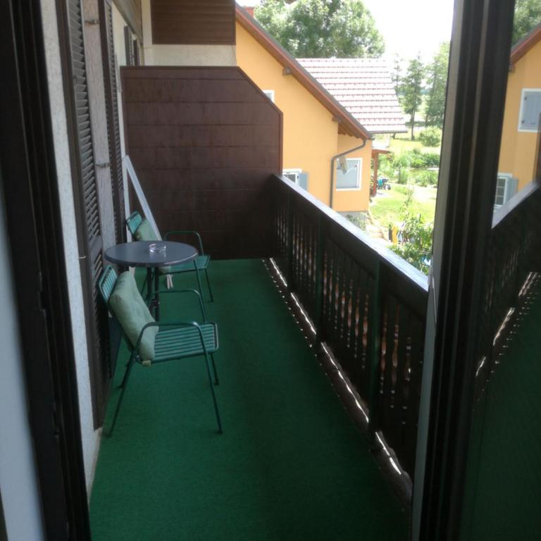 Gästehaus Schleich - Doppelzimmer mit Balkon - 2