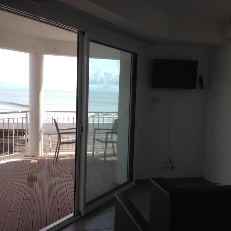 Résidence Belle Plage - Appartement 1 Chambre avec Vue sur la Mer et Terrasse - 3