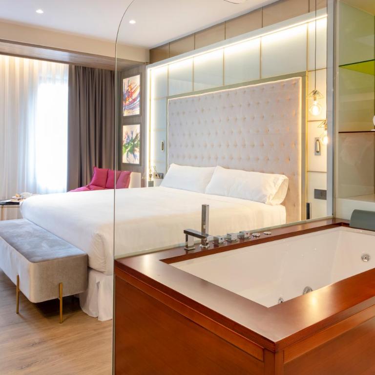 Barceló Ourense - Habitación con cama extragrande y bañera de hidromasaje - 2