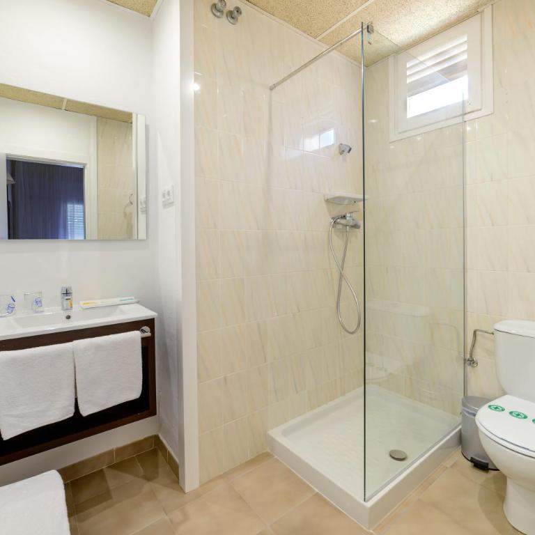 RVHotels Avenida - Habitación Familiar - 8