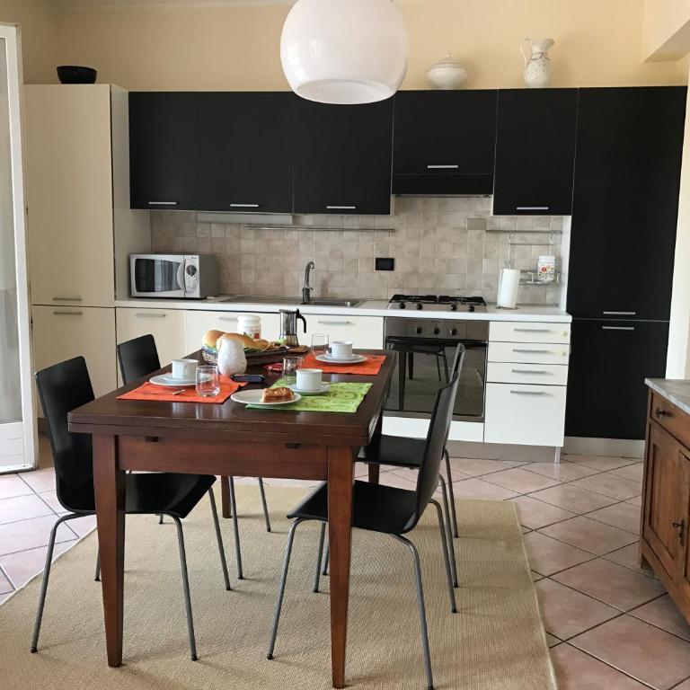 Suite Francy Panorama LAKE VIEW - Appartamento Deluxe con 2 Camere da Letto e Balcone - 48