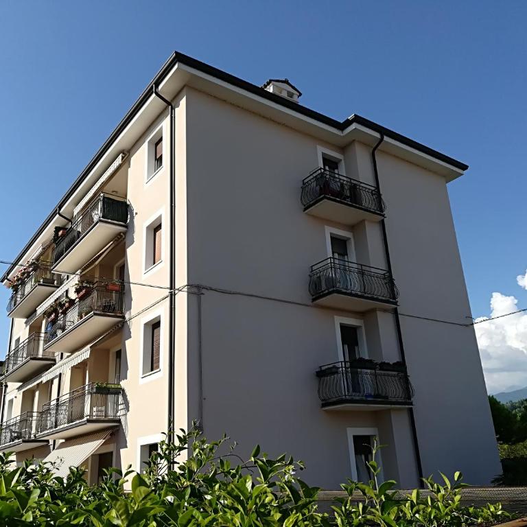 Suite Francy Panorama LAKE VIEW - Appartamento Deluxe con 2 Camere da Letto e Balcone - 65