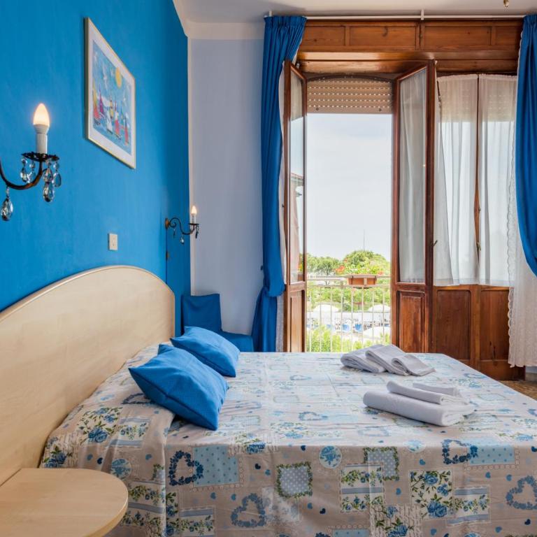 Hotel Stefania - Camera Tripla con Terrazza e Vista Mare - 3