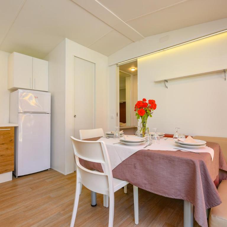 Campeggio del Garda - Casa Mobile Deluxe con 2 Camere da Letto - 5