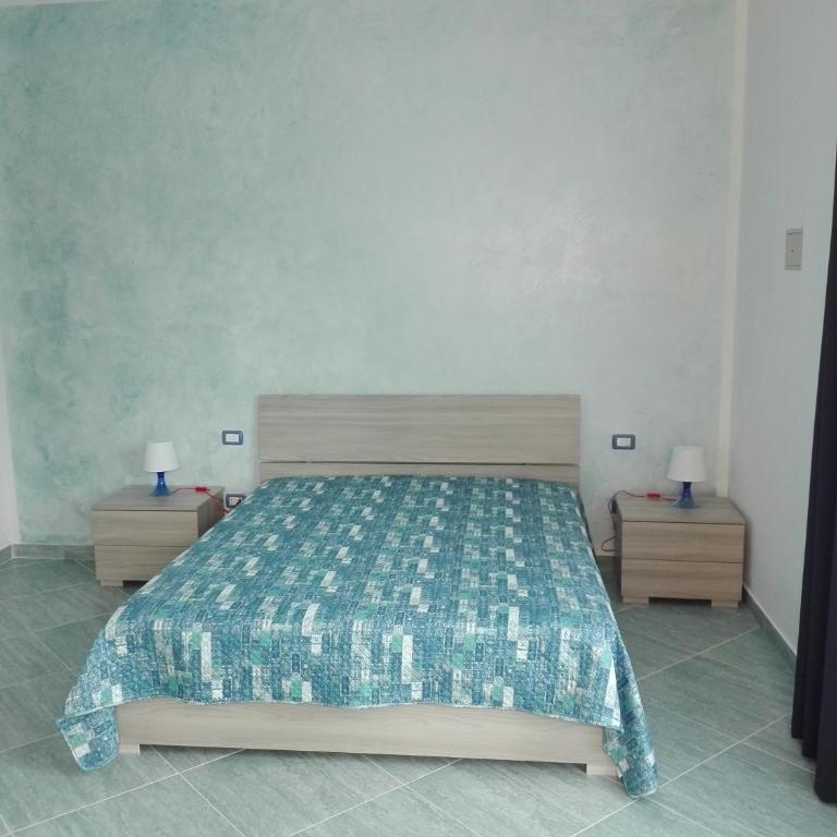 Affittacamere Villa Zelinda - Camera Matrimoniale con Letto Supplementare - 7