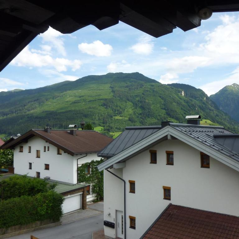 Pension zu Hause - Doppelzimmer mit Zustellbett - 11