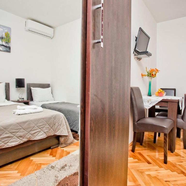 Apartments Obala - Katić - Standard Double Room - 2