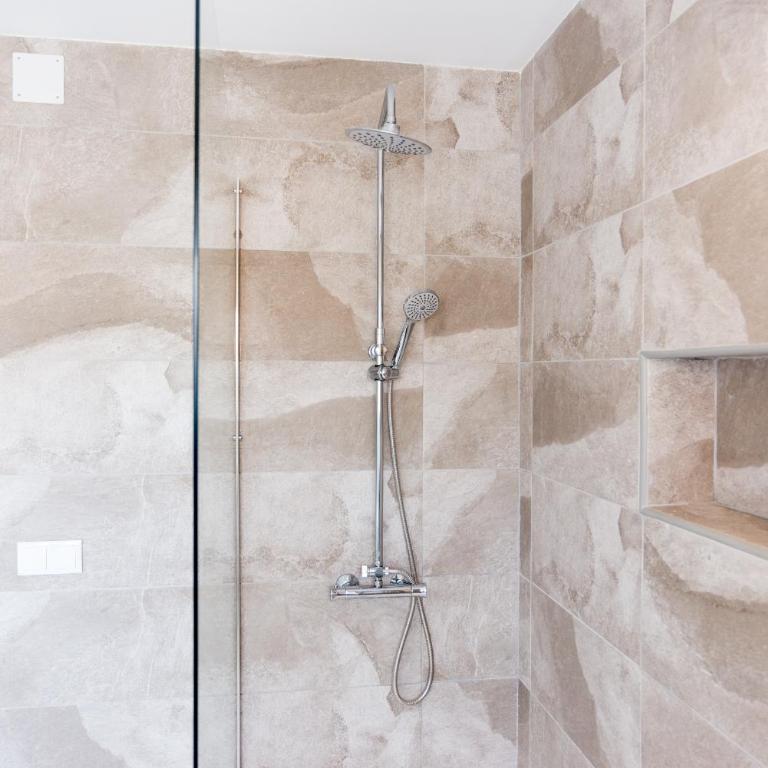 Stunning Spacious City Apartment with free parking - Apartamento - 32