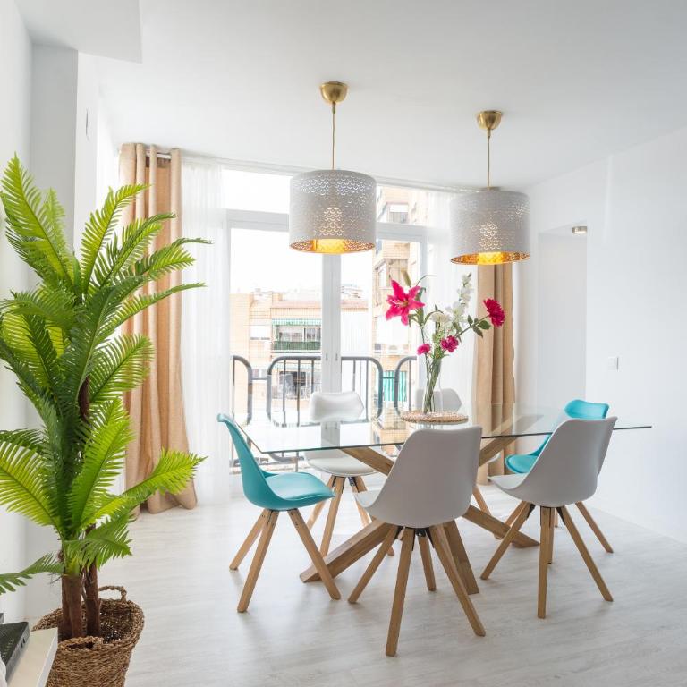 Stunning Spacious City Apartment with free parking - Apartamento - 2