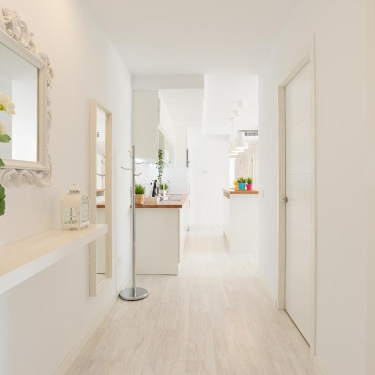 Stunning Spacious City Apartment with free parking - Apartamento - 45