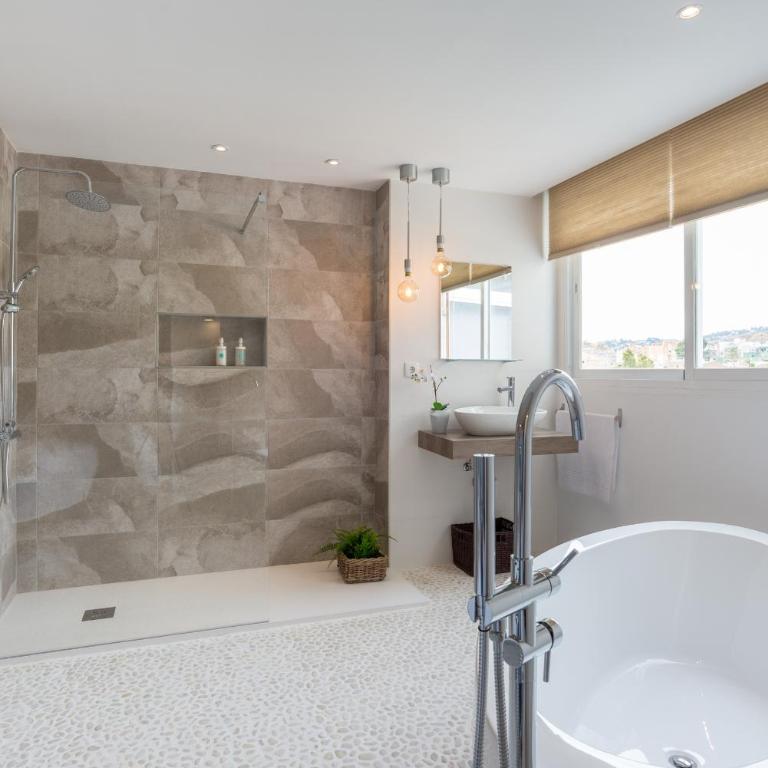 Stunning Spacious City Apartment with free parking - Apartamento - 30