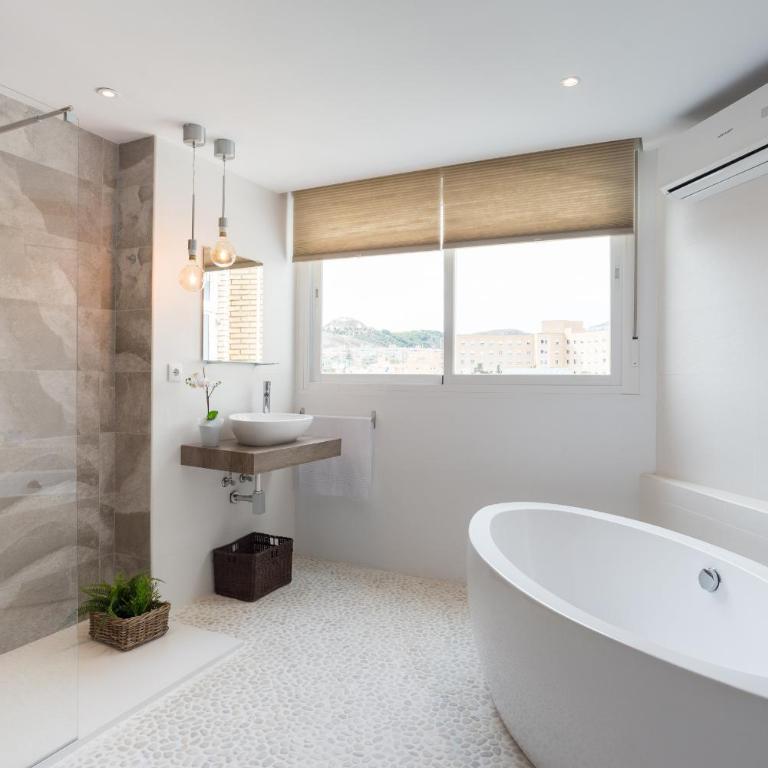 Stunning Spacious City Apartment with free parking - Apartamento - 31