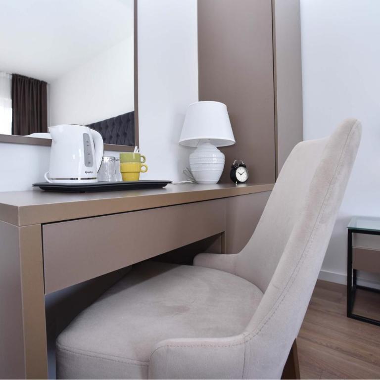 Apartments 110 in Budva - Deluxe Double or Twin Room - 3