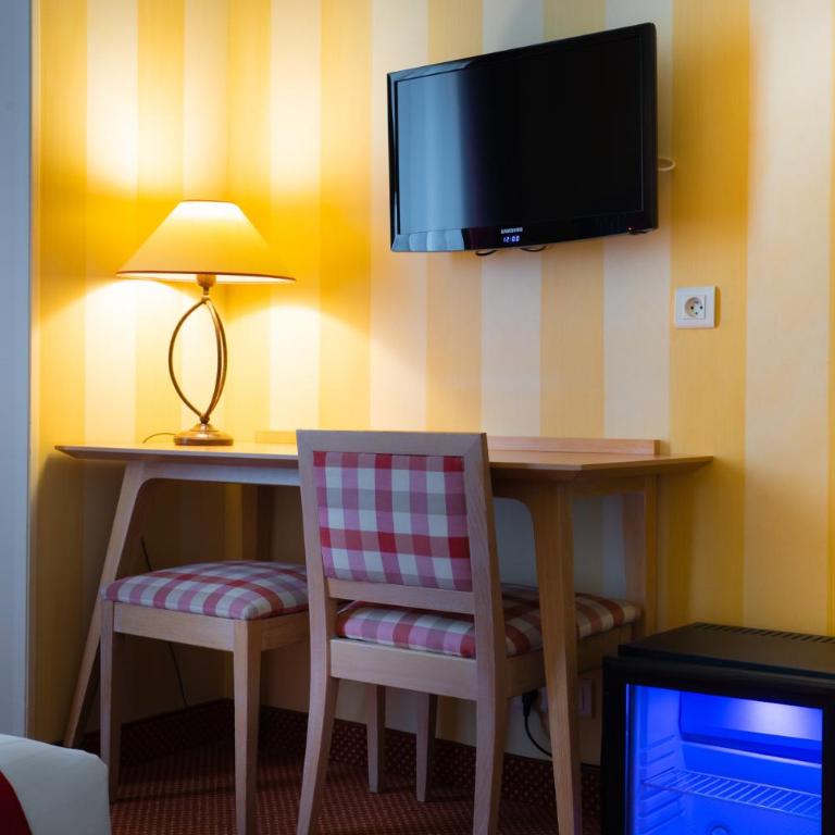 Hotel Delambre - Superior Double Room - 4