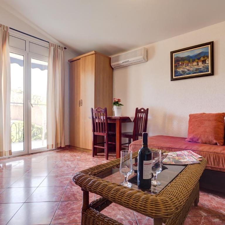Villa Jadranka Sutomore - Apartman sa 1 Spavaćom Sobom - 2
