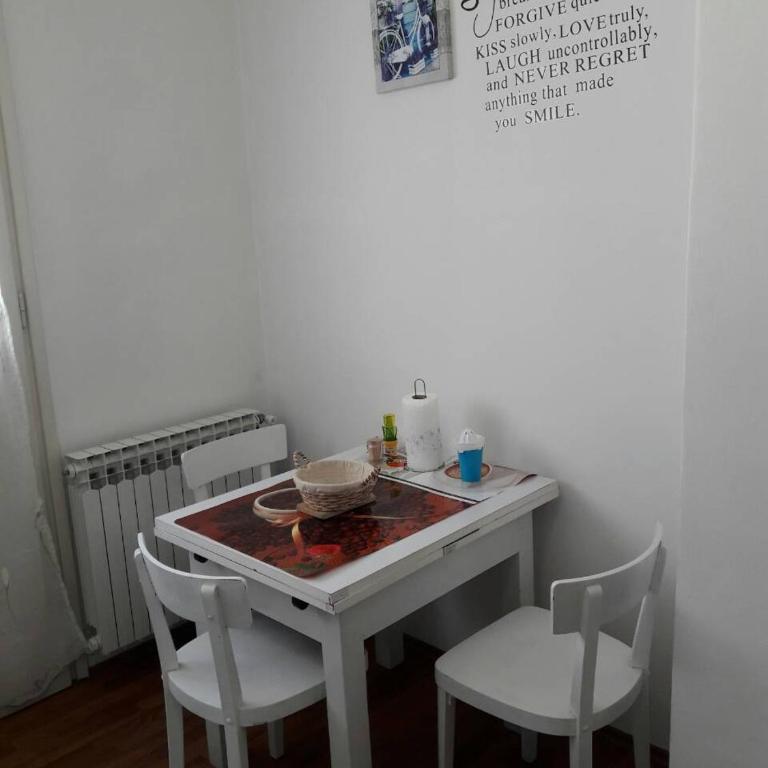 Retro Style Apartment - Apartman sa Balkonom - 35