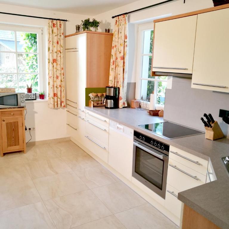Landhaus Leitner am Wolfgangsee - Two-Bedroom Apartment with Lake View - Wolfgangsee 4 - 4