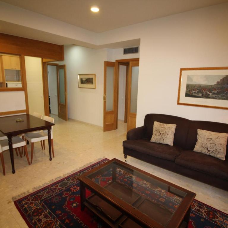 Apartaments St. Jordi Comtal - Apartamento de 3 dormitorios (5 adultos) - 11