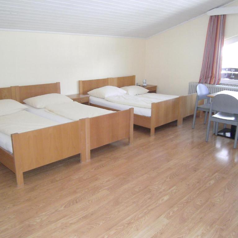 Jugend- und Familiengästehaus Heiligenblut - Bett im Frauenschlafsaal mit 4 Betten - 19
