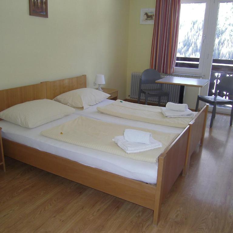 Jugend- und Familiengästehaus Heiligenblut - Bett im Frauenschlafsaal mit 4 Betten - 18