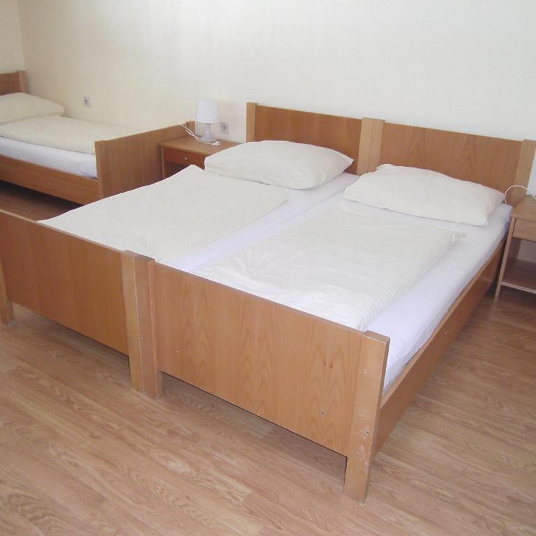 Jugend- und Familiengästehaus Heiligenblut - Bett im Frauenschlafsaal mit 4 Betten - 20